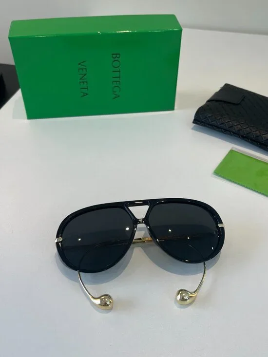 Bottega Veneta Women's Aviator Sunglasses - Picture 7 of 8